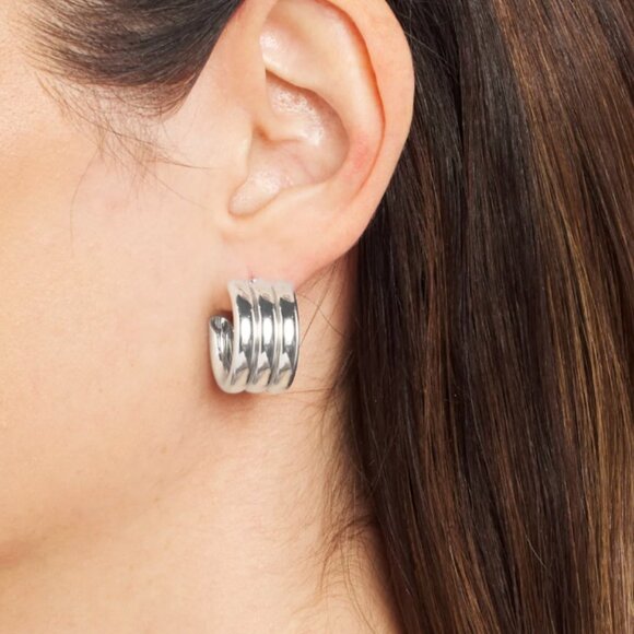 41 Hawthorn Kendall Huggie Earring - Picture 1 of 6